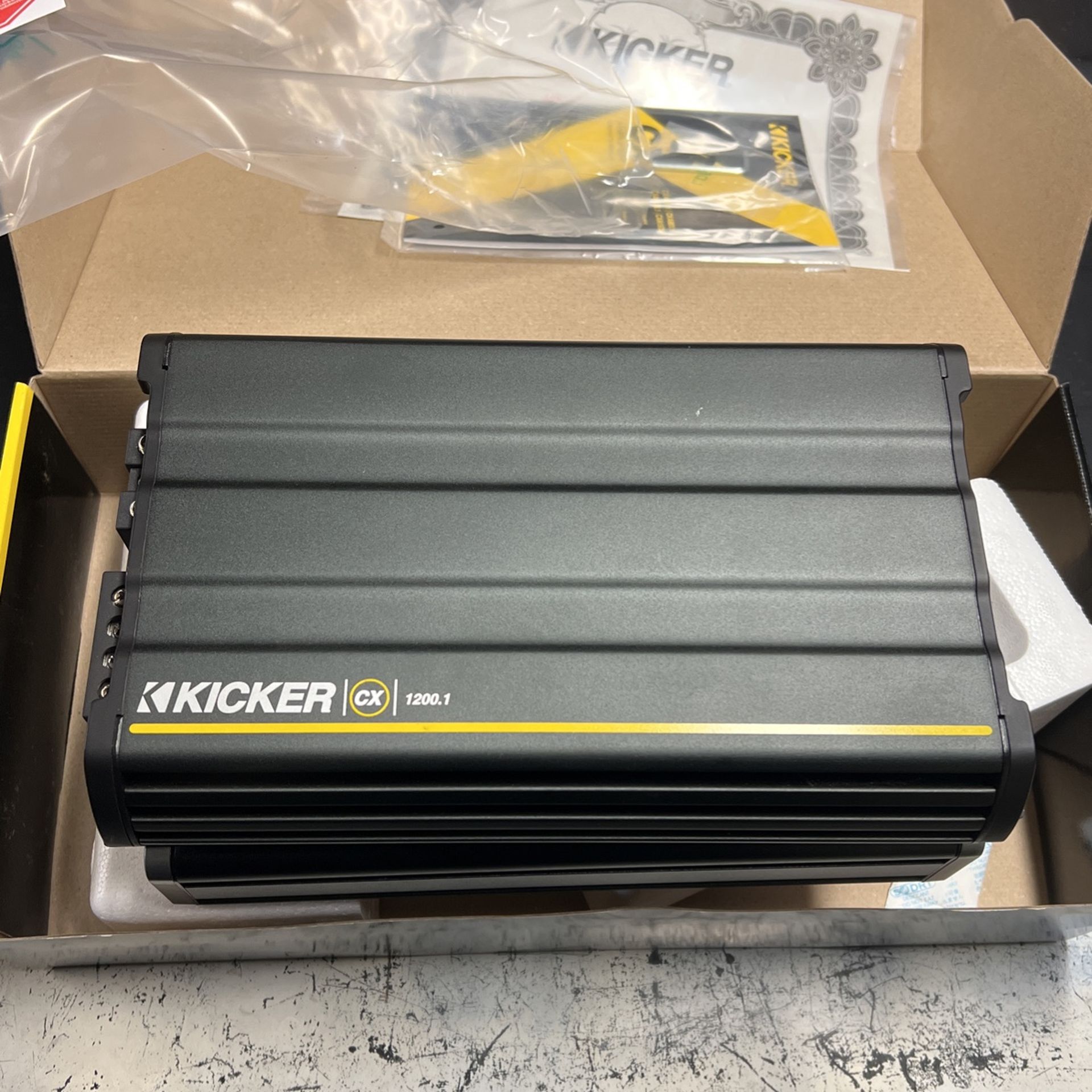 Kicker CX1200.1 Amplifier