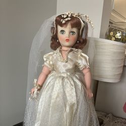 Horsman Cindy.    19”