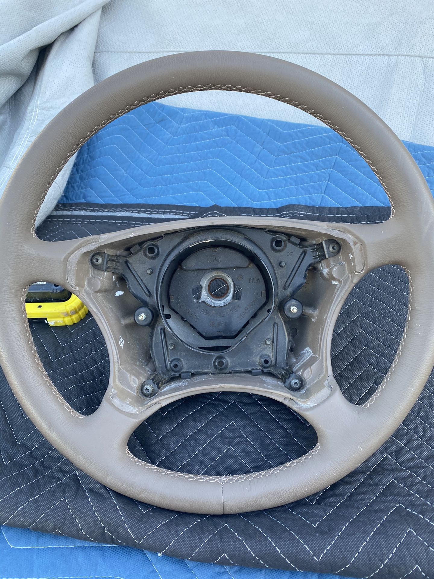 Mercedes S500, C Series, E, SL, ML, CL, CLK. Steering Wheel New.