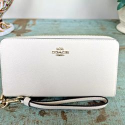 Coach Chalk White Zip-Around Wallet – Genuine Leather, Excellent New Condition 