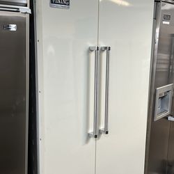 Viking 48”Wide Gloss White Side By Side Refrigerator 