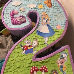 Alice And Wonderland Piñata