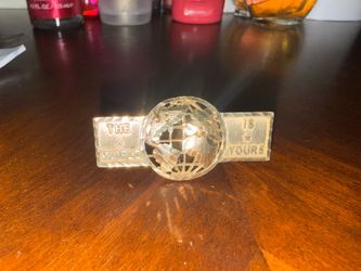 The world is yours 2 finger ring