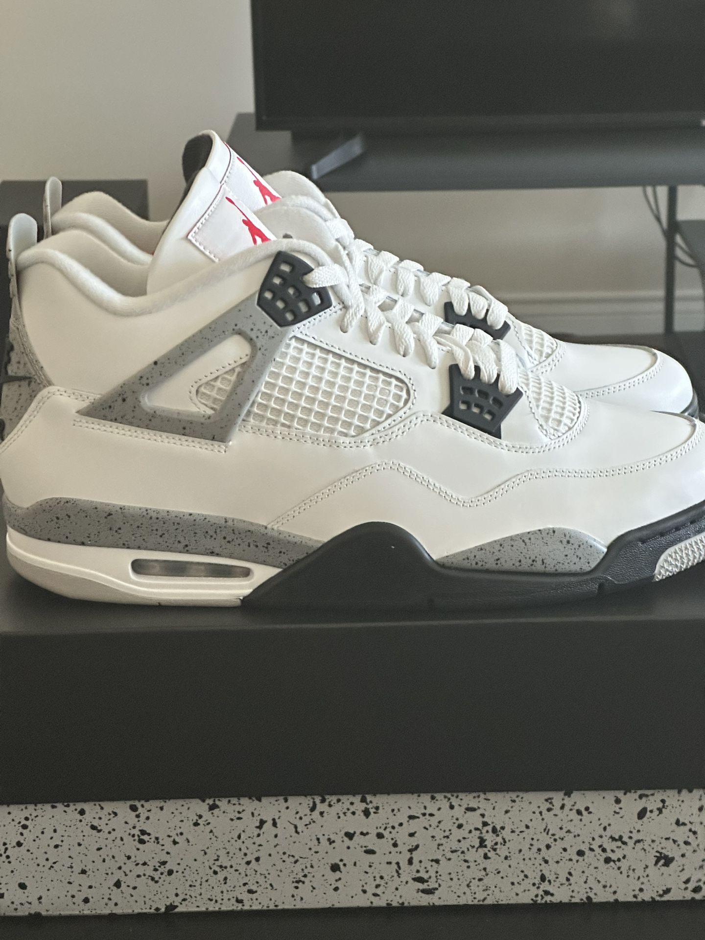 Jordan 4 White Cement