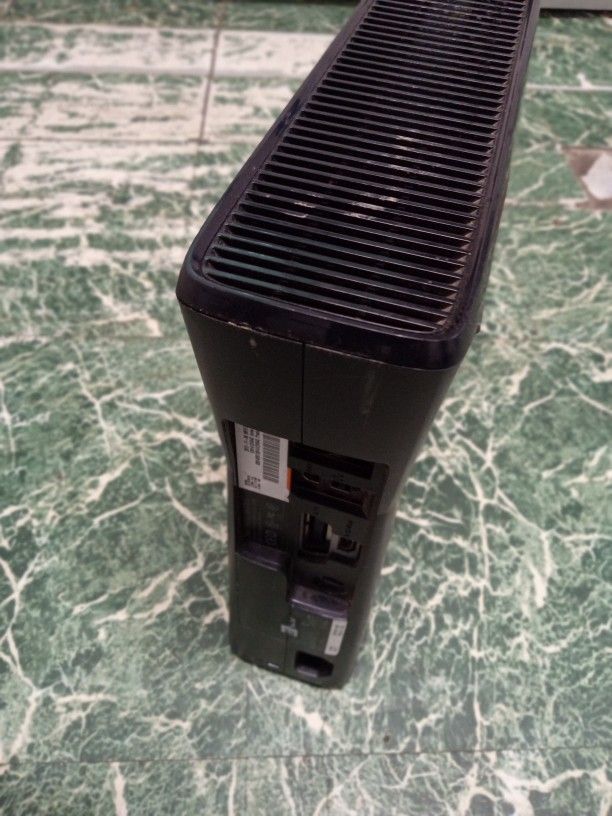 Microsoft Xbox 360 Game System