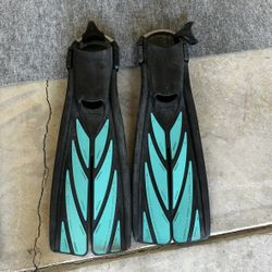 Atomic Aquatic Black and Teal Diving Fins