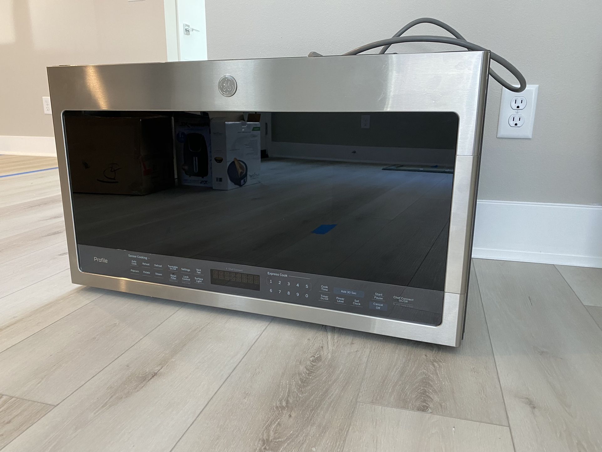 GE Profile Microwave PVM9005SJ3SS for Sale in Los Angeles CA