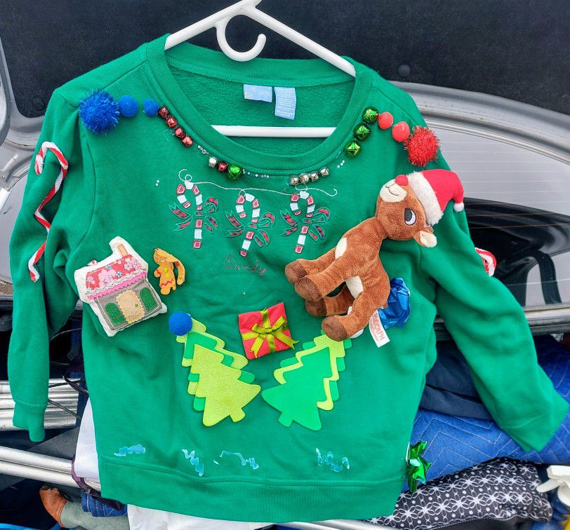 Womens Holiday Editions Sweatshirt - Size XL, Cute Decorations attached, Sell