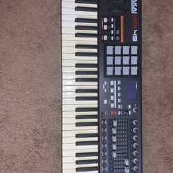 Akai Professional Studio Keyboard 