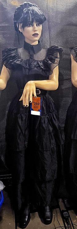 WEDNESDAY ADDAMS 5ft Musical HALLOWEEN ANIMATRONIC