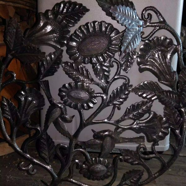 Metal sunflower wall art decor $20obo for Sale in Tucson, AZ - OfferUp