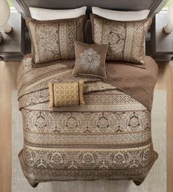 Madison Park Bellagio Oversized 5-Piece Jacquard Bedspread Quilt Set King