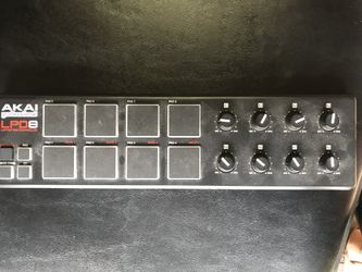 Akai professional LPD8 laptop pad controller
