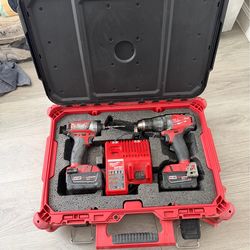 Milwaukee drill set