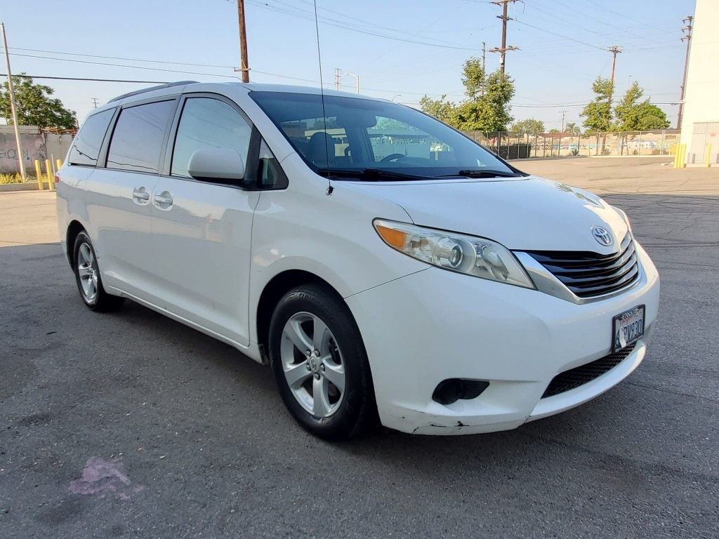2011 Toyota Sienna