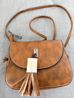 Saddle Crossbody Bag in Tan