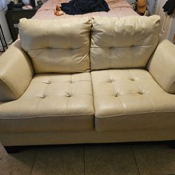 Loveseat 