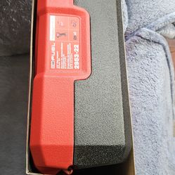 Milwakee screwgun kit with 2 batt. And charger