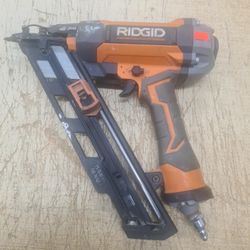 RIDGID

Pneumatic 15-Gauge 2-1/2 in. Angled Finish Nailer

(Model: R250AFF)