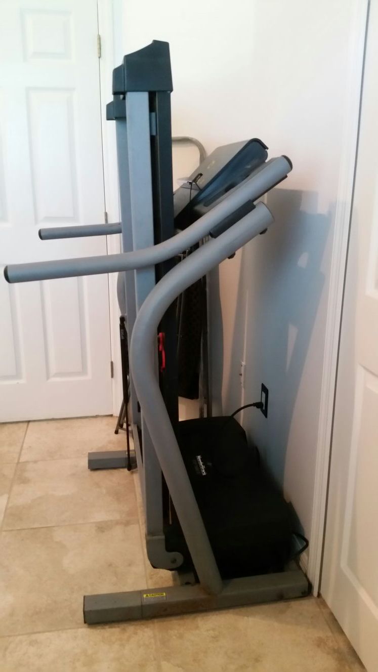 Nordictrack EXP 1000 XI Treadmill for Sale in Tampa, FL OfferUp