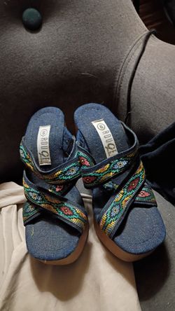 Wedge sandals size 6