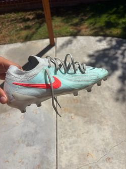 Nike phantom GX cleats (Soccer) sz 9
