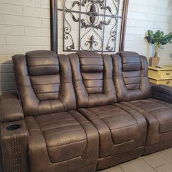 BEAUTIFUL LIKE NEW LEATHER RECLINABLE SOFA AND HEAD FUNCTION 