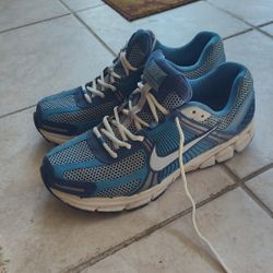 Nike Vomero 5 'Worn Blue' colorway