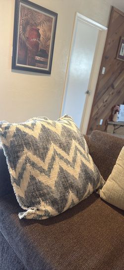 2  Throw Pillows Wavy Cushion 25" x 25" Feather Inserts