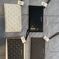 Michael Kors Handpurse