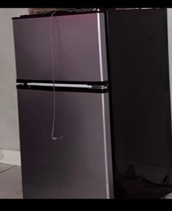 Mini fridge