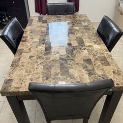 Dining Room Table 