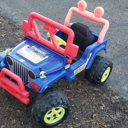 6 Volt Kids Blue Jeep Wrangler With New Battery And Charger