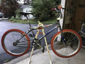 1995 Schwinn Predator 24 Cruiser BMX for Sale in Dawsonville GA OfferUp