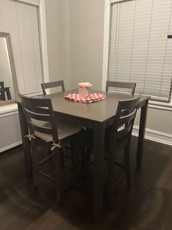 ✨ Modern Counter-Height Dining Set – Seats 4 Comfortably! ✨