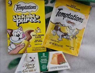 Cat food treats set bundle temptations fancy feast new