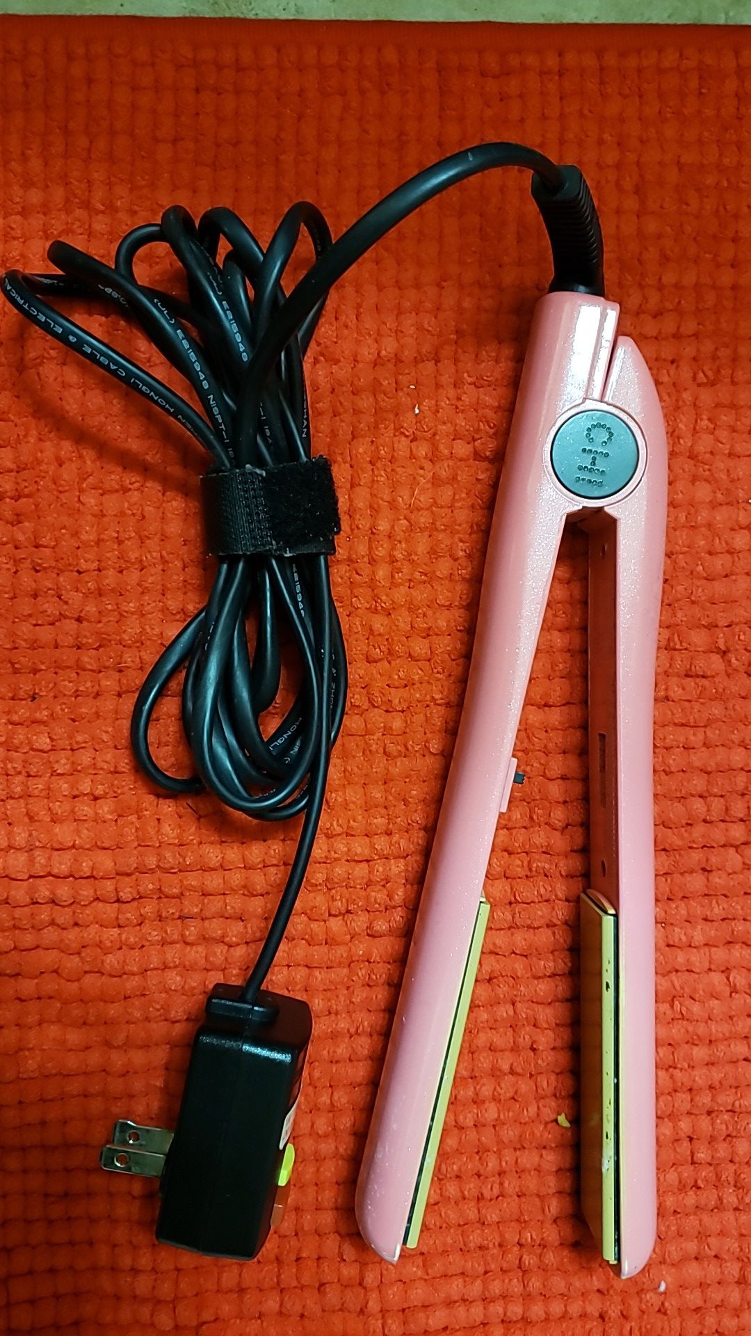 Chi original hair straightener / iron