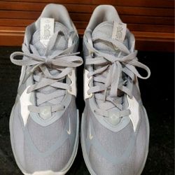 EUC Nike Kyrie Low 5 Wolf Grey/White Air Max DO9617-001 Womens Basketball Athletic Shoes Sz 8.5