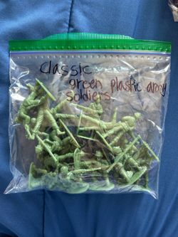 Classic green plastic army men Toys