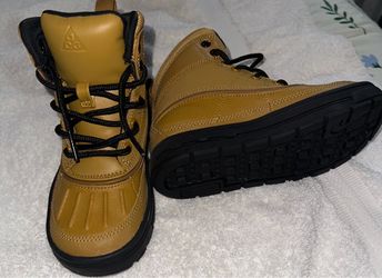 Nike acg boots