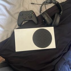Xbox S Head Set And Controller