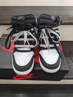 Jordan 1 Stage haze Size 6y(7.5w)