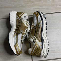 Nike Vomero 5 “Metallic Gold” Women Size 8 