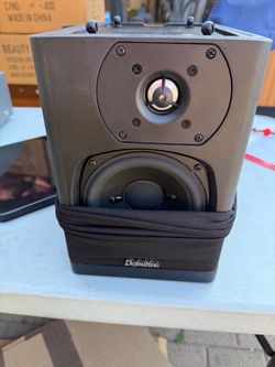 Definitive technology speakers