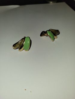 Vintage Clip On Earrings 
