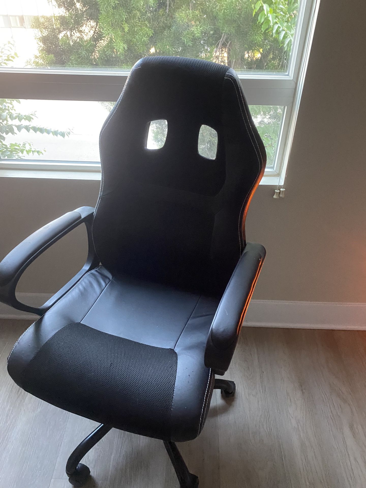 Massaging Gaming Chair