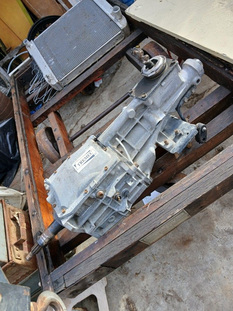 TREMEC 5 SPEED MANUAL TRANSMISSION!! CHEVY CAMARO!!! 500$