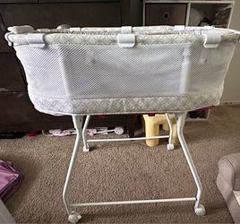 Delta children infant bassinet