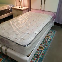 NEW TWIN PLUSH MATTRESS AND BOX SPRING 