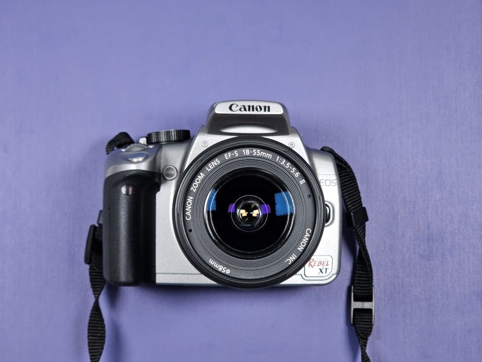Canon EOS Digital Rebel XT 8MP/18-55mm 1:3.5-5.6 Lens